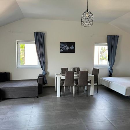 Apartman Byt 75M2 Klid Priroda Pro Rodinu Praga Exterior foto
