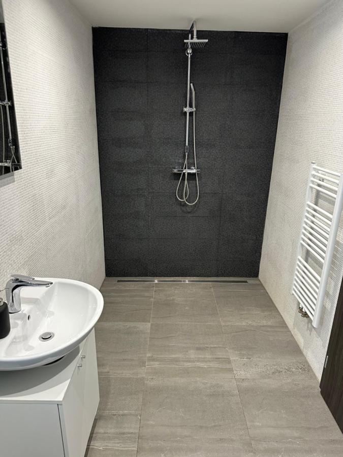 Apartman Byt 75M2 Klid Priroda Pro Rodinu Praga Exterior foto